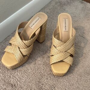 Antonio Melani Women's Beige Woven Mules
